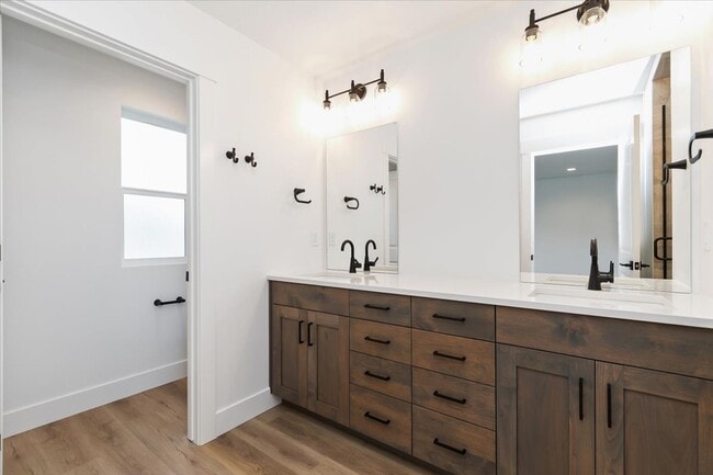 Building Photo - Brand New 3 Bed 2.5 Bath Townhouse With Many Amenities