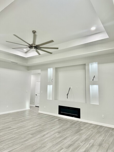 Building Photo - 7005 Heliconia