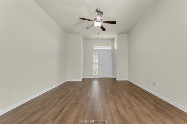 Building Photo - 240 Fieldstone Pl