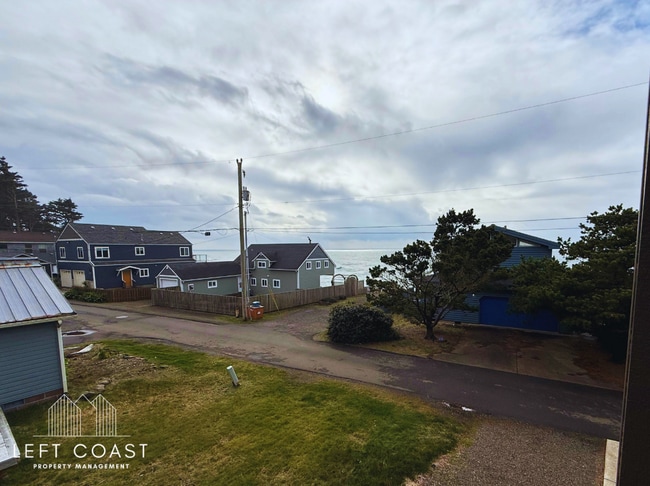 Building Photo - 480 Alsea Ave