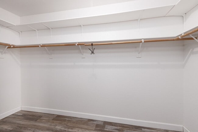 Building Photo - 3-bedroom, 2-bathroom home with a double car garage located in a non-HOA area