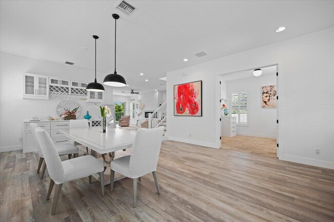 Building Photo - 1127 Faulkner Ter