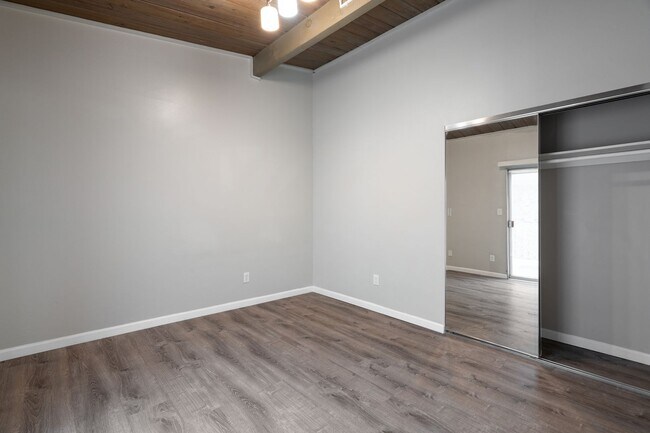 Building Photo - Attached garage!