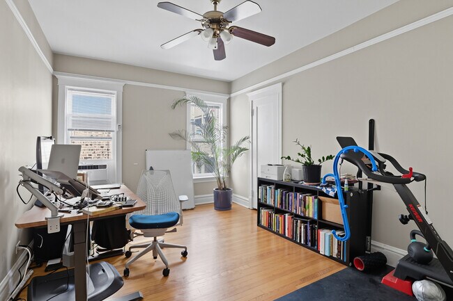 Building Photo - 935 Judson Ave