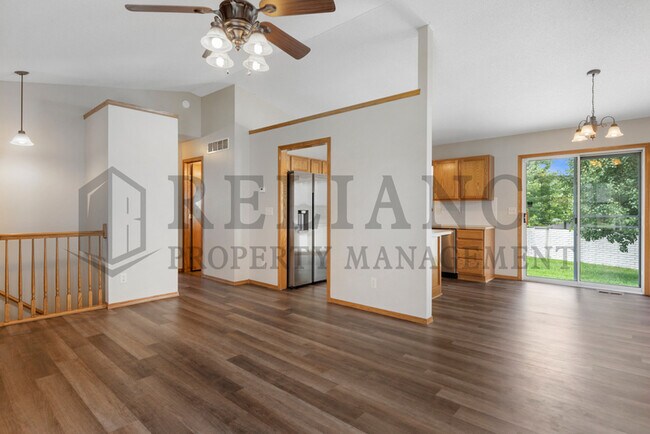 Building Photo - 1349 N Aksarben Ct