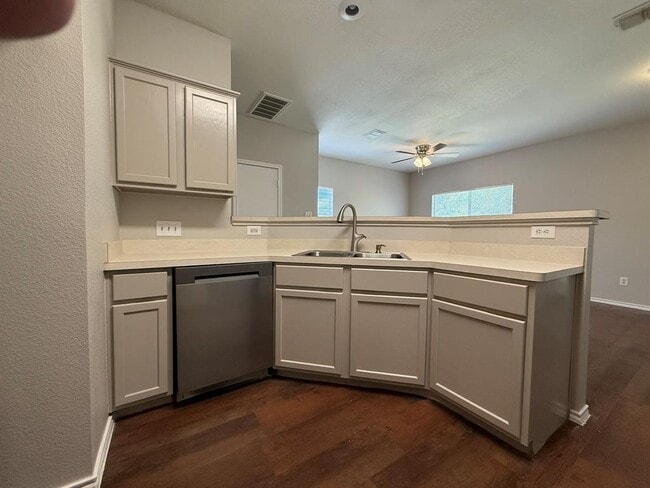 Building Photo - 6726 Windrift Way