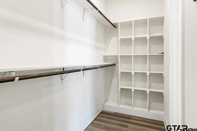 Building Photo - 522 W Erwin St