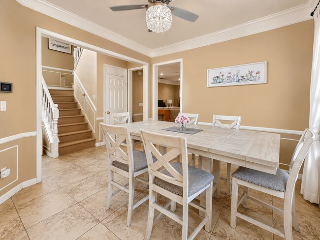 Building Photo - Furnished 4BR + Office | Putting Green Yard
