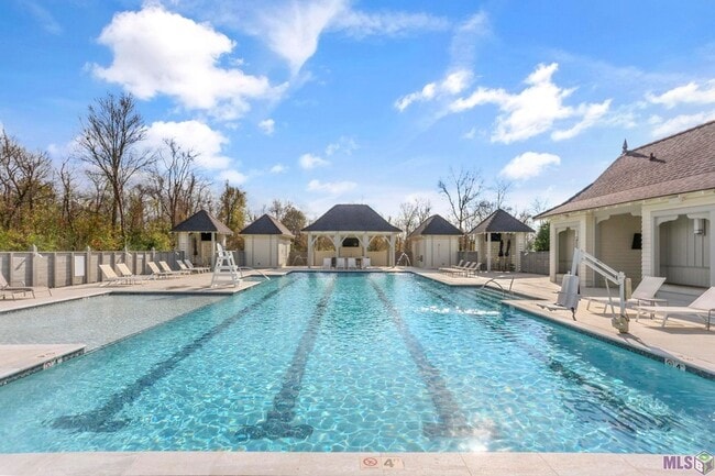 Building Photo - 3305 Pointe-Marie Dr