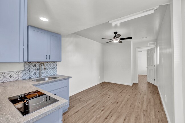 Building Photo - 526 Olive St