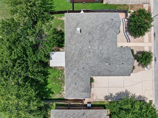 Building Photo - 1612 Zunker Cove
