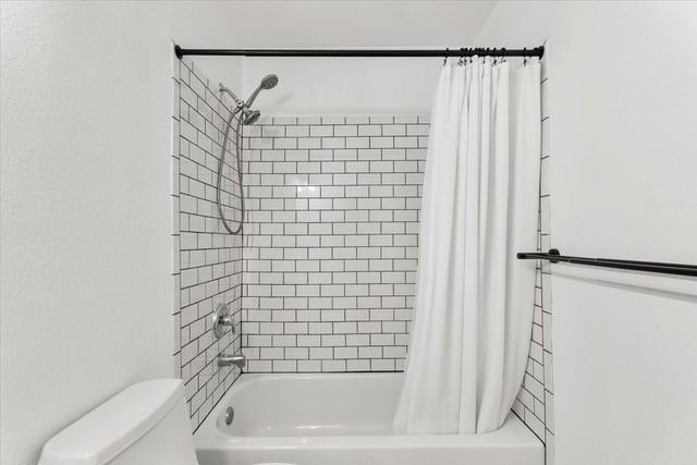 Building Photo - 2119 Oxford Ave