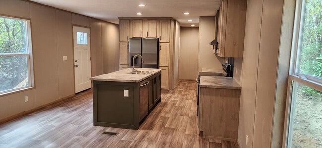 Building Photo - 32560 Hill Creek Rd