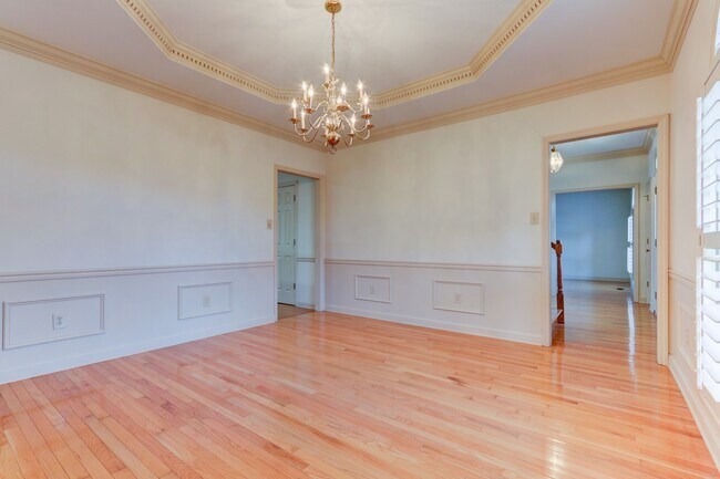 Building Photo - Farragut 37934 - 4 bedroom, 2.5 bath home ...