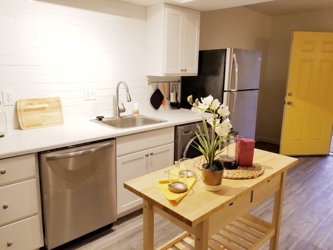 Building Photo - 1623 W Missouri Ave