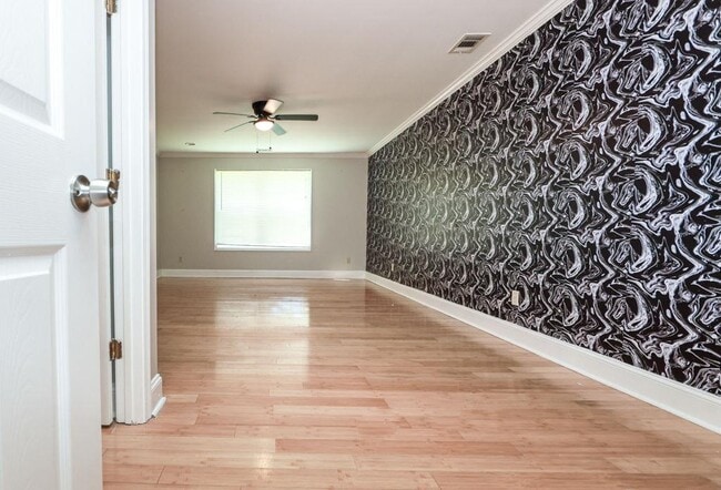 Building Photo - 3873 King Edward Trail SW