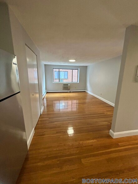 Building Photo - 230 Babcock St