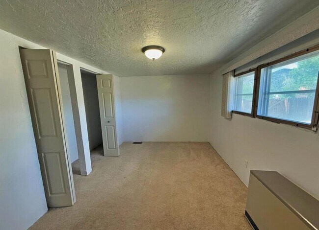 Building Photo - South Fork Rental Home