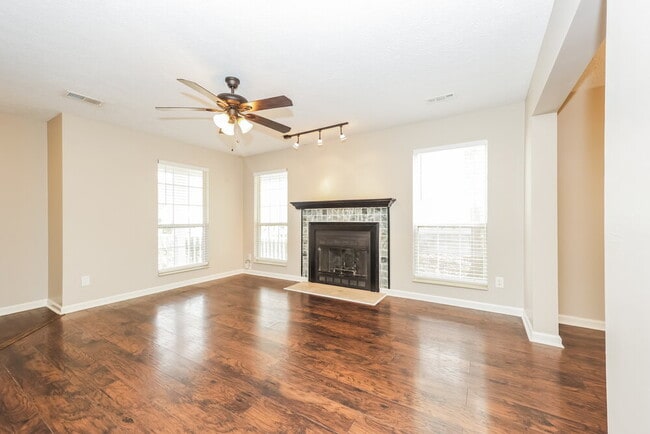 Building Photo - 317 Hunters Chase Dr