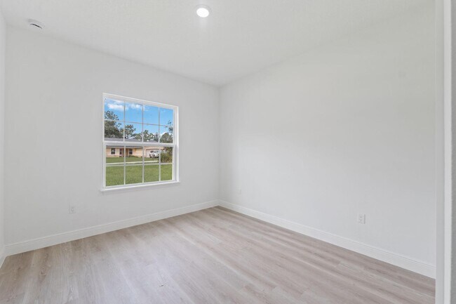 Building Photo - 5256 SW 155th Loop
