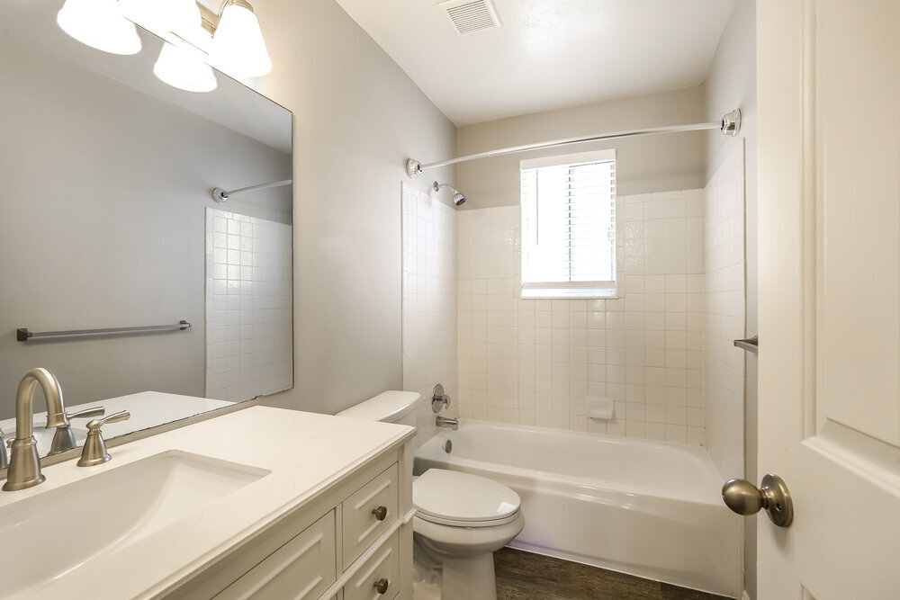 Building Photo - 7679 Sunrise Pl E