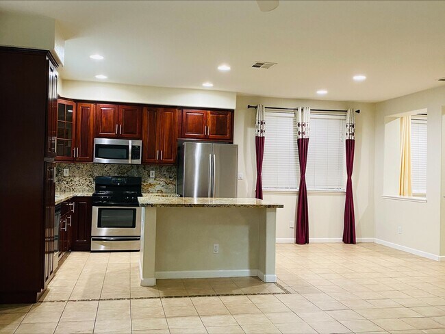 Building Photo - 1651 Pala Ranch Cir