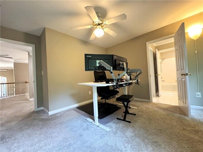 Building Photo - 2046 Beaumont Ln