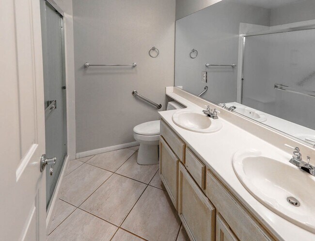 Building Photo - Single Story Northwest 3 Bedroom Pool Home