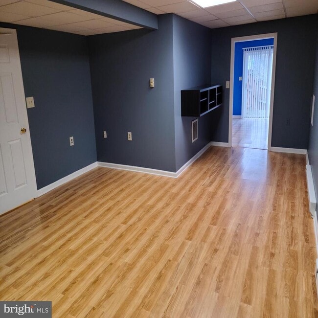 Building Photo - 135 Hill Valley Dr