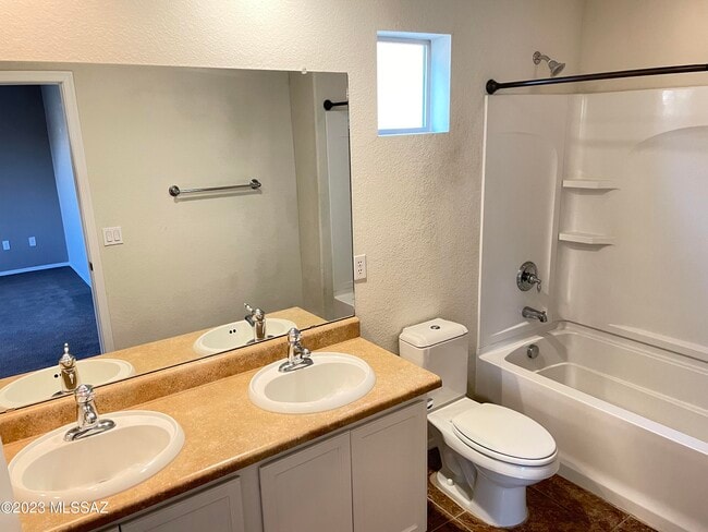 Building Photo - 10573 E Pleasant Pasture Dr
