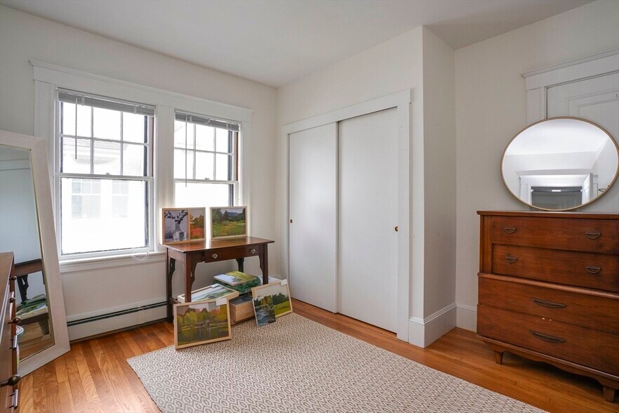 Building Photo - 15 Hollis St