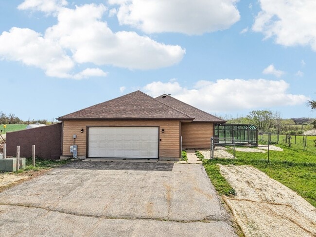 Building Photo - 1406 Busse Rd