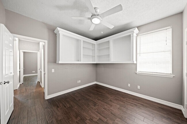 Building Photo - 1207 Wildewood Ct