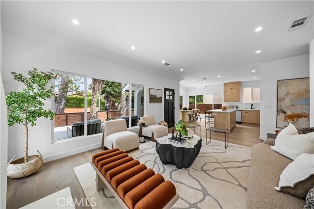 Building Photo - 2203 Pelham Ave