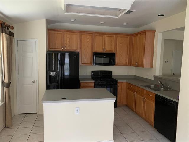 Building Photo - 2784 Sunlight Dr