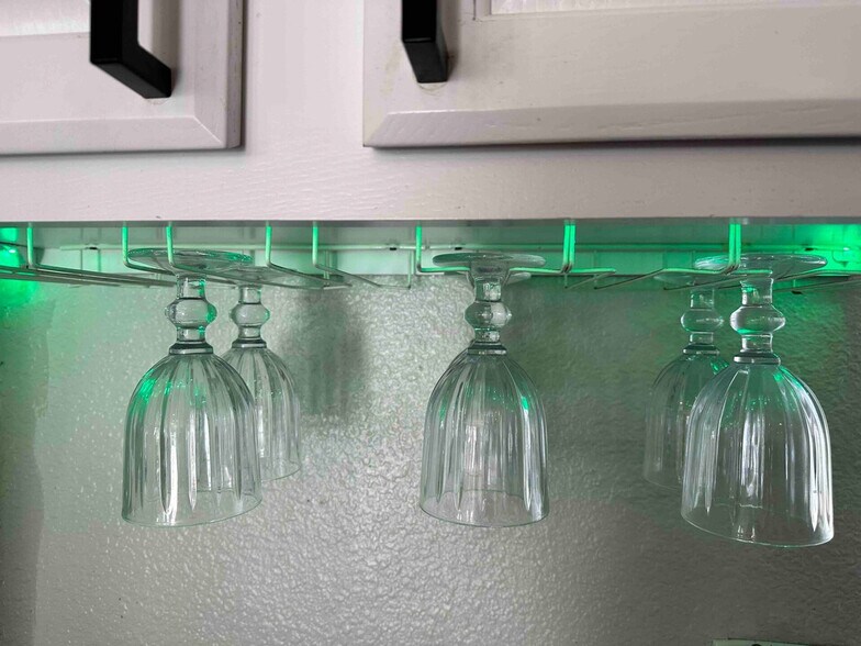 Building Photo - 660 Sunnyside Ave