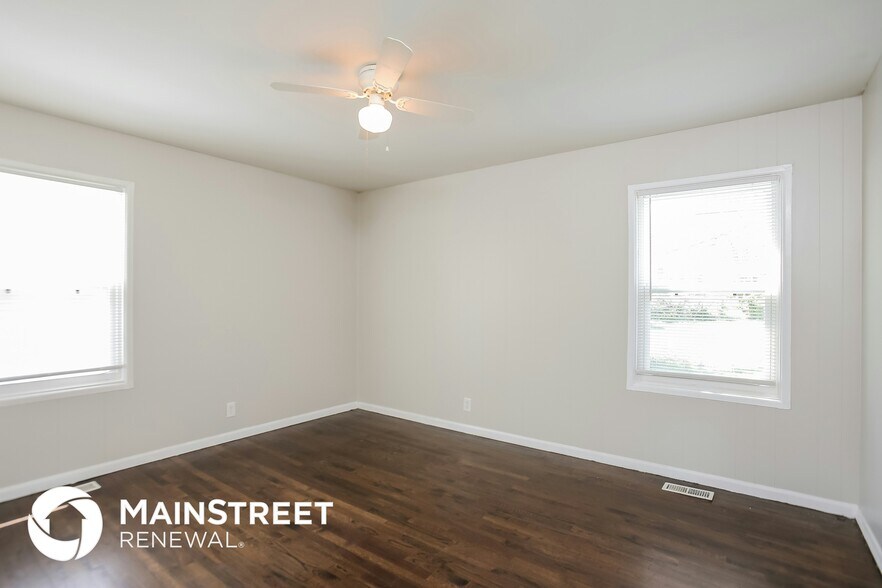 Building Photo - 9310 Lewis Ave