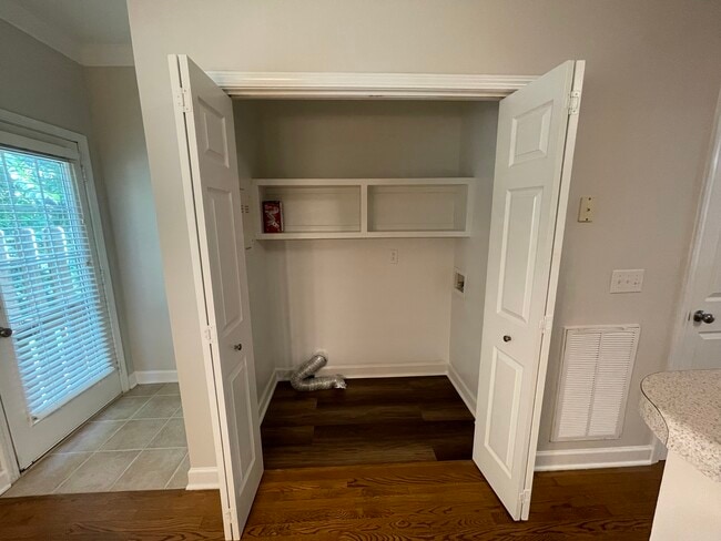 Building Photo - 407 Newport Meadows Cir