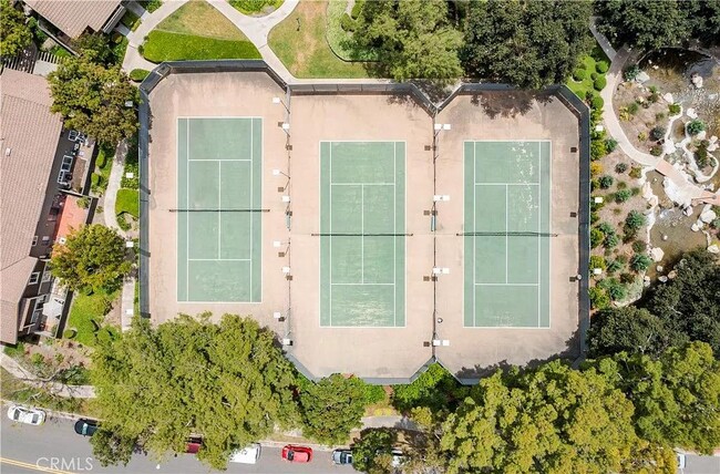 Building Photo - 262 Streamwood