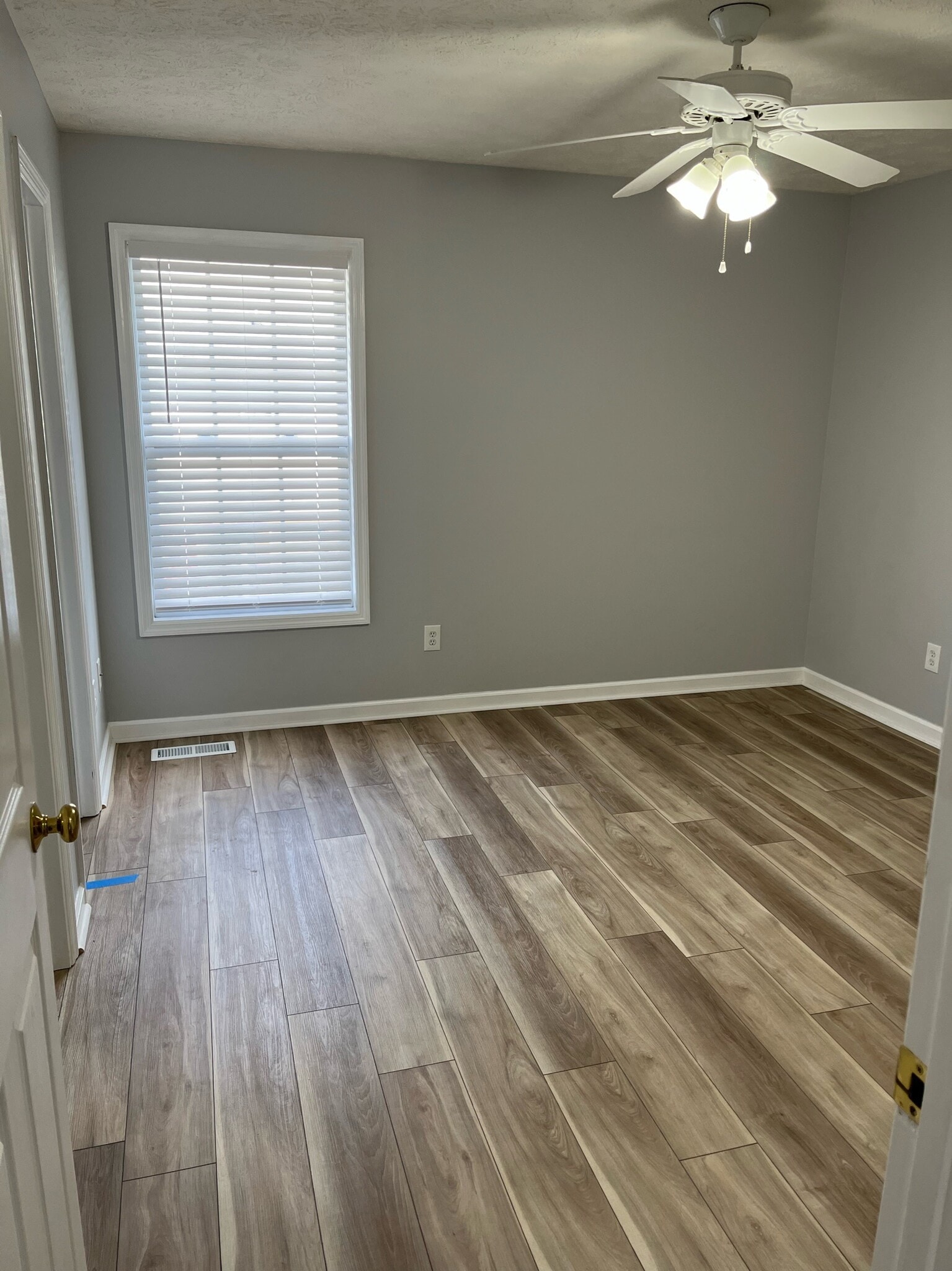 Bedroom - 1477 N Donahue Dr