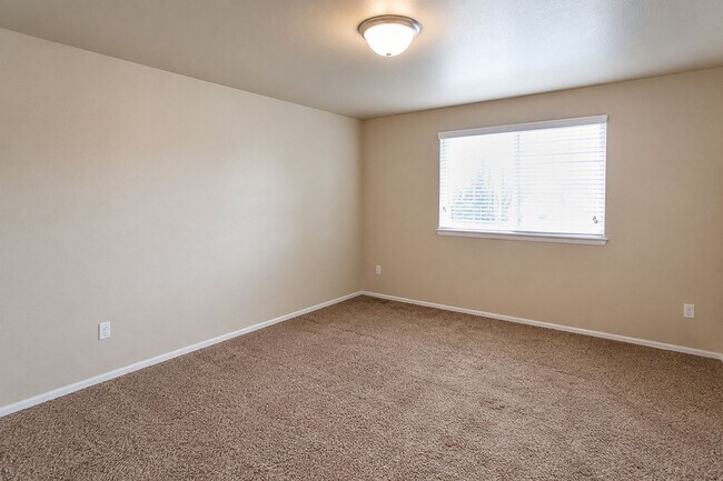 Building Photo - 1506 Dryland St