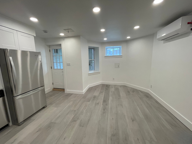 Building Photo - 3025 11th St NW