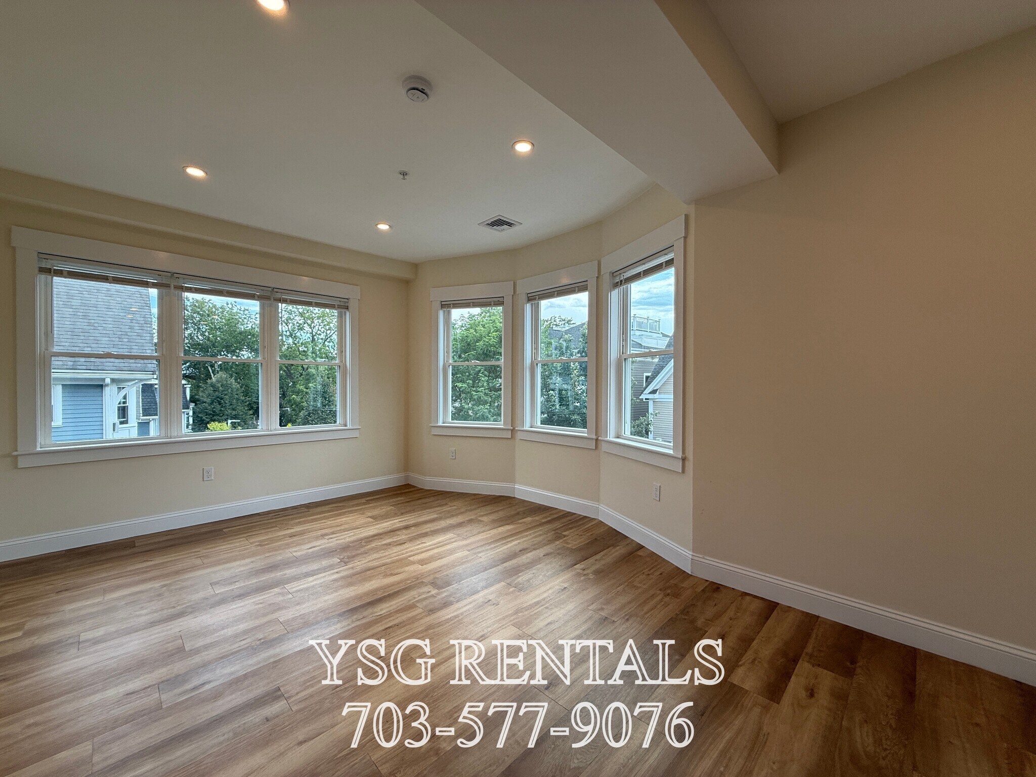 Building Photo - 14 Dorr St