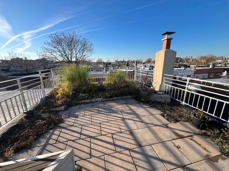 Building Photo - 2019 S Beechwood St