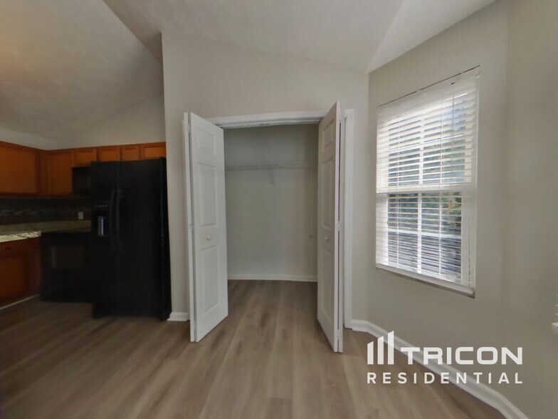 Building Photo - 7020 Cedar Ct