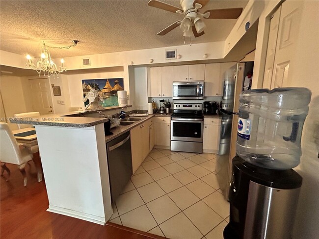 Building Photo - 1801 N Flagler Dr