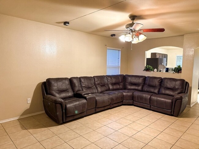 Building Photo - 215 Lipan Dr