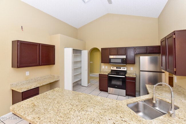 Building Photo - 3653 W Saragosa St