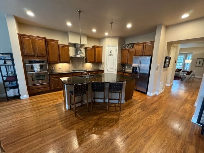 Building Photo - Amazing Lone Tree Home!