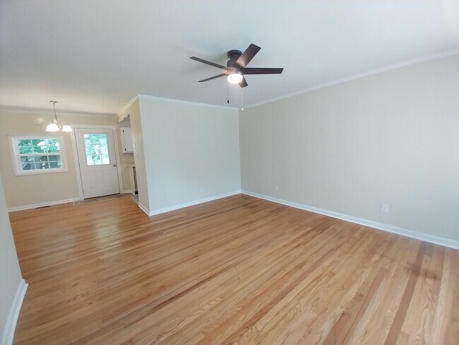 Building Photo - 1714 Wesley Dr